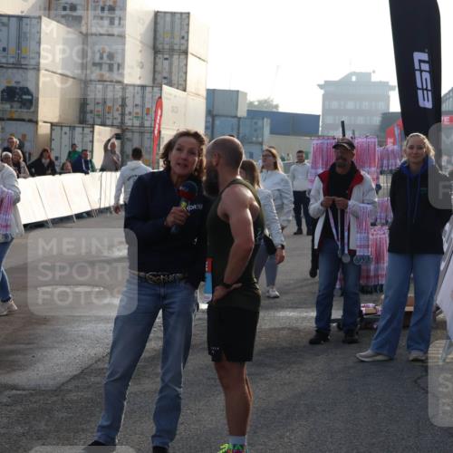 03.10.2026 - Köhlbrandbrückenlauf Mo-Foto http://msf.ph/oto/10741754 03.10.2026 09:42:16 Ziel 1903, 453 meine-sportfotos.de