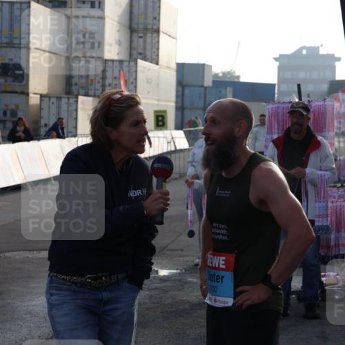 03.10.2026 - Köhlbrandbrückenlauf Mo-Foto http://msf.ph/oto/10741771 03.10.2026 09:42:36 Ziel 90, 3, 100 meine-sportfotos.de