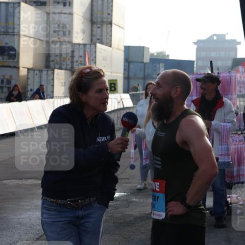 03.10.2026 - Köhlbrandbrückenlauf Mo-Foto http://msf.ph/oto/10741773 03.10.2026 09:42:36 Ziel 90, 3, 17 meine-sportfotos.de