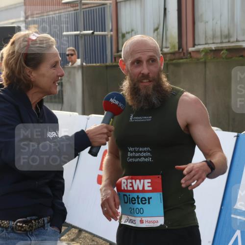 03.10.2026 - Köhlbrandbrückenlauf Mo-Foto http://msf.ph/oto/10741777 03.10.2026 09:42:43 Ziel 90, 3, 2100 meine-sportfotos.de