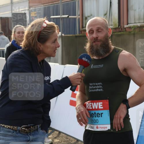 03.10.2026 - Köhlbrandbrückenlauf Mo-Foto http://msf.ph/oto/10741781 03.10.2026 09:42:43 Ziel 90, 3, 2100 meine-sportfotos.de