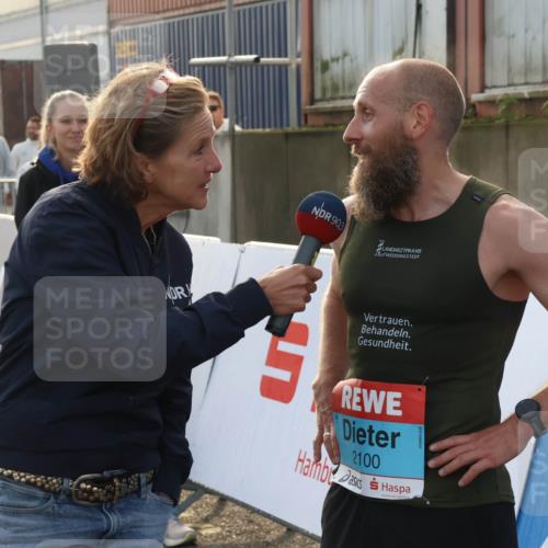 03.10.2026 - Köhlbrandbrückenlauf Mo-Foto http://msf.ph/oto/10741784 03.10.2026 09:42:44 Ziel 34, 903, 2100 meine-sportfotos.de