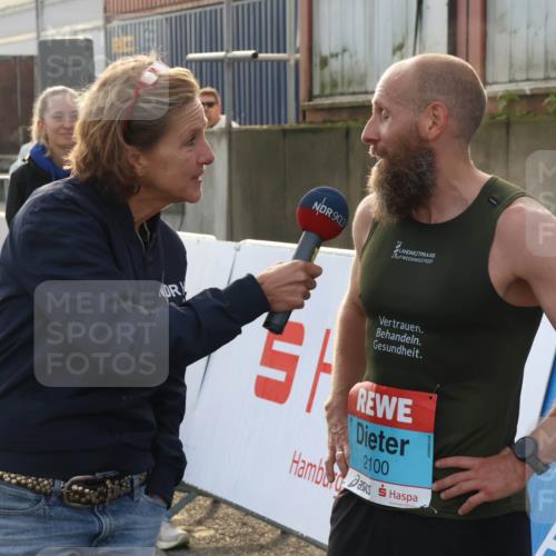 03.10.2026 - Köhlbrandbrückenlauf Mo-Foto http://msf.ph/oto/10741786 03.10.2026 09:42:44 Ziel 34, 90, 3, 2100 meine-sportfotos.de