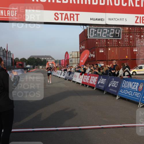 03.10.2026 - Köhlbrandbrückenlauf Mo-Foto http://msf.ph/oto/10741793 03.10.2026 09:43:16 Ziel 5, 5, 0, 42, 29, 1773 meine-sportfotos.de