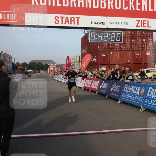 03.10.2026 - Köhlbrandbrückenlauf Mo-Foto http://msf.ph/oto/10741807 03.10.2026 09:43:18 Ziel 7, 5, 0, 92, 26, 1773 meine-sportfotos.de