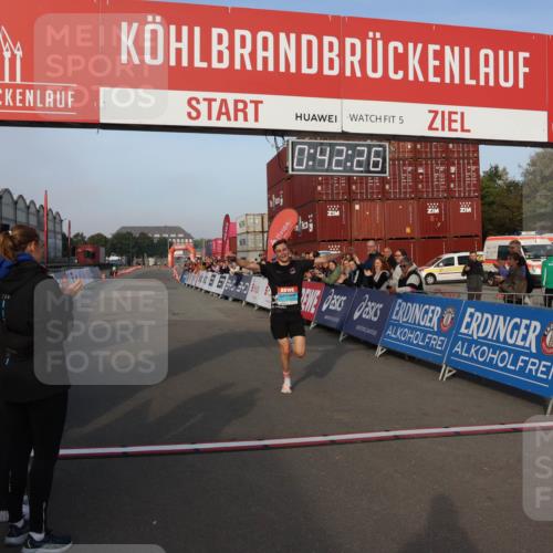 03.10.2026 - Köhlbrandbrückenlauf Mo-Foto http://msf.ph/oto/10741812 03.10.2026 09:43:18 Ziel 3, 5, 0, 42, 26, 34, 1773 meine-sportfotos.de