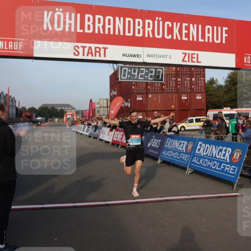 03.10.2026 - Köhlbrandbrückenlauf Mo-Foto http://msf.ph/oto/10741816 03.10.2026 09:43:19 Ziel 5, 51, 0, 42, 27, 340, 1773 meine-sportfotos.de