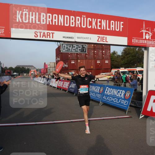 03.10.2026 - Köhlbrandbrückenlauf Mo-Foto http://msf.ph/oto/10741819 03.10.2026 09:43:19 Ziel 5, 5, 0, 42, 27, 7, 1773, 340, 1773 meine-sportfotos.de