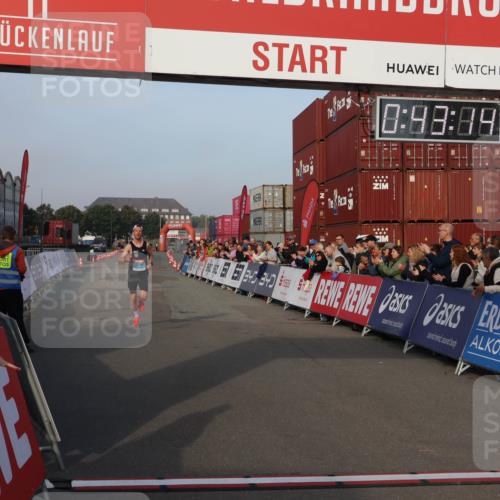 03.10.2026 - Köhlbrandbrückenlauf Mo-Foto http://msf.ph/oto/10741834 03.10.2026 09:44:06 Ziel 5, 57, 0, 98, 89, 1508 meine-sportfotos.de