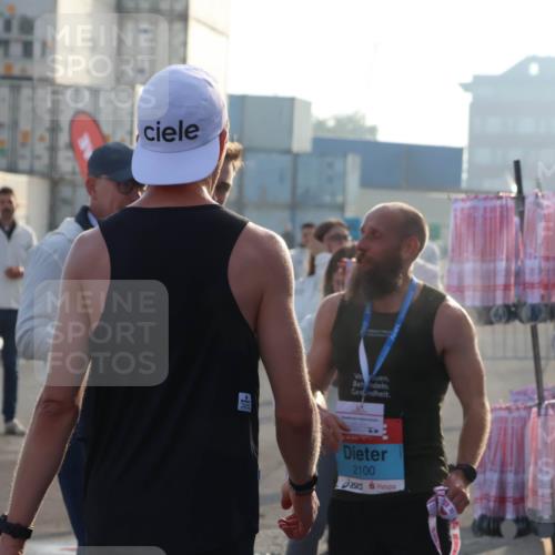03.10.2026 - Köhlbrandbrückenlauf Mo-Foto http://msf.ph/oto/10741891 03.10.2026 09:44:15 Ziel 2100, 1508 meine-sportfotos.de