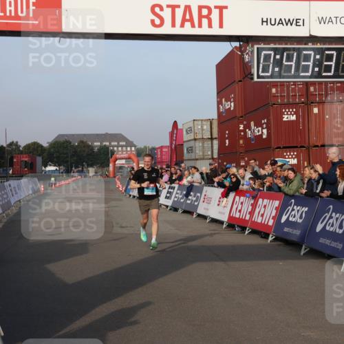 03.10.2026 - Köhlbrandbrückenlauf Mo-Foto http://msf.ph/oto/10741903 03.10.2026 09:44:23 Ziel 5, 340, 340, 0, 48, 88, 2106 meine-sportfotos.de