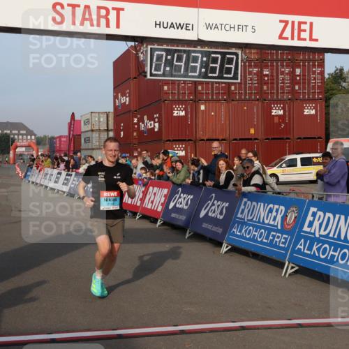 03.10.2026 - Köhlbrandbrückenlauf Mo-Foto http://msf.ph/oto/10741919 03.10.2026 09:44:25 Ziel 5, 2026, 0, 48, 83, 2106, 2106 meine-sportfotos.de