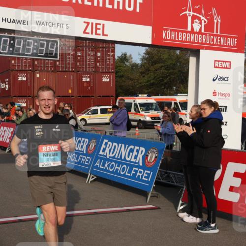 03.10.2026 - Köhlbrandbrückenlauf Mo-Foto http://msf.ph/oto/10741928 03.10.2026 09:44:26 Ziel 5, 0, 93, 39, 2026, 2106, 57, 9, 2106 meine-sportfotos.de
