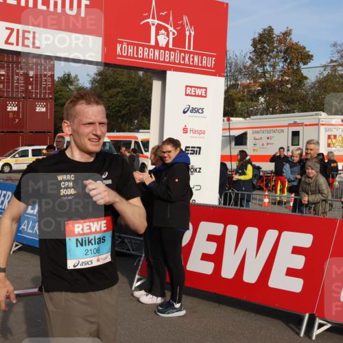 03.10.2026 - Köhlbrandbrückenlauf Mo-Foto http://msf.ph/oto/10741932 03.10.2026 09:44:27 Ziel 5, 18, 89, 2026, 2106, 80, 98, 1, 2106 meine-sportfotos.de
