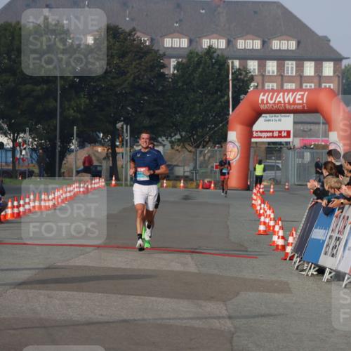 03.10.2026 - Köhlbrandbrückenlauf Mo-Foto http://msf.ph/oto/10741943 03.10.2026 09:44:50 Ziel 2131, 10, 08, 2, 60, 64 meine-sportfotos.de