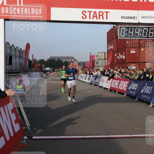 03.10.2026 - Köhlbrandbrückenlauf Mo-Foto http://msf.ph/oto/10741952 03.10.2026 09:44:58 Ziel 5, 0, 49, 06, 2043, 2131 meine-sportfotos.de