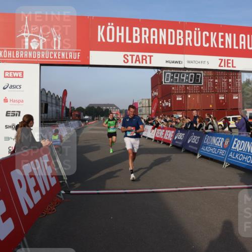 03.10.2026 - Köhlbrandbrückenlauf Mo-Foto http://msf.ph/oto/10741959 03.10.2026 09:44:59 Ziel 34, 5, 0, 49, 0, 09, 2043, 2131 meine-sportfotos.de