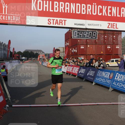 03.10.2026 - Köhlbrandbrückenlauf Mo-Foto http://msf.ph/oto/10741972 03.10.2026 09:45:00 Ziel 5, 34, 0, 89, 08, 2043, 2131 meine-sportfotos.de