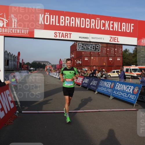 03.10.2026 - Köhlbrandbrückenlauf Mo-Foto http://msf.ph/oto/10741975 03.10.2026 09:45:01 Ziel 5, 0, 99, 89, 2043, 2131 meine-sportfotos.de