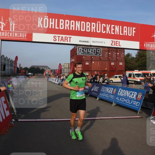 03.10.2026 - Köhlbrandbrückenlauf Mo-Foto http://msf.ph/oto/10741981 03.10.2026 09:45:01 Ziel 5, 0, 49, 09, 2043, 2131 meine-sportfotos.de