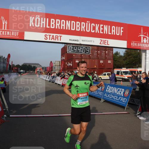 03.10.2026 - Köhlbrandbrückenlauf Mo-Foto http://msf.ph/oto/10741983 03.10.2026 09:45:01 Ziel 5, 0, 49, 09, 34, 2043, 7, 2043, 2131 meine-sportfotos.de