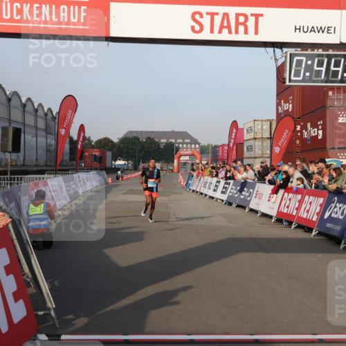03.10.2026 - Köhlbrandbrückenlauf Mo-Foto http://msf.ph/oto/10742023 03.10.2026 09:45:19 Ziel 34, 5, 0, 49, 28, 1263 meine-sportfotos.de