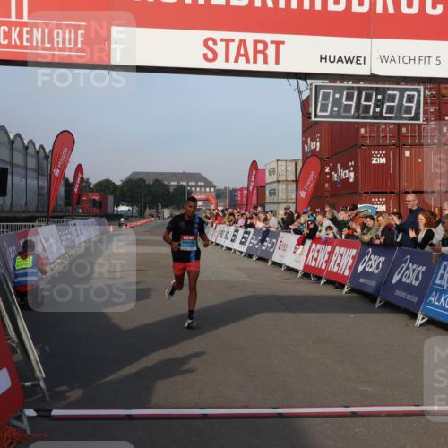 03.10.2026 - Köhlbrandbrückenlauf Mo-Foto http://msf.ph/oto/10742034 03.10.2026 09:45:21 Ziel 5, 0, 99, 29, 1263 meine-sportfotos.de