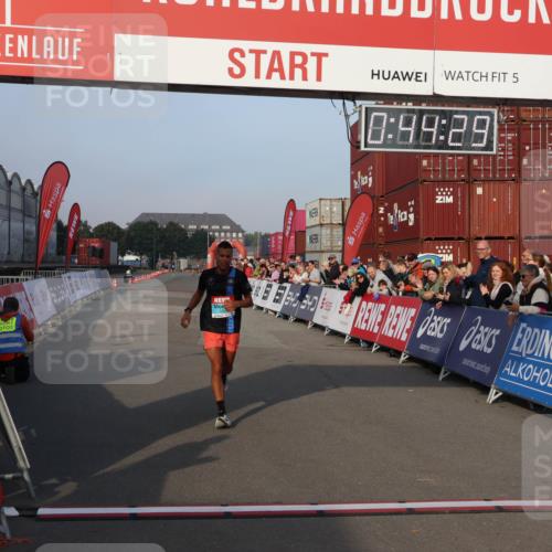 03.10.2026 - Köhlbrandbrückenlauf Mo-Foto http://msf.ph/oto/10742038 03.10.2026 09:45:22 Ziel 5, 0, 89, 29, 1263 meine-sportfotos.de