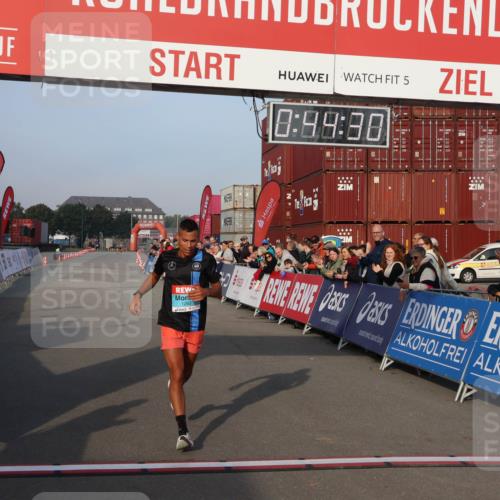 03.10.2026 - Köhlbrandbrückenlauf Mo-Foto http://msf.ph/oto/10742044 03.10.2026 09:45:22 Ziel 5, 0, 99, 80, 1263, 1263 meine-sportfotos.de