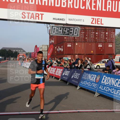 03.10.2026 - Köhlbrandbrückenlauf Mo-Foto http://msf.ph/oto/10742047 03.10.2026 09:45:23 Ziel 5, 0, 49, 30, 1263, 1263 meine-sportfotos.de