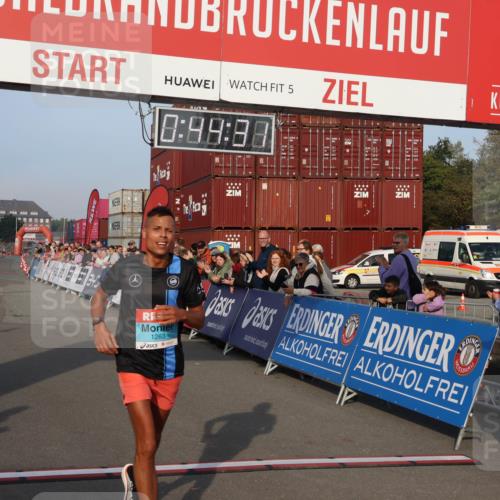 03.10.2026 - Köhlbrandbrückenlauf Mo-Foto http://msf.ph/oto/10742050 03.10.2026 09:45:23 Ziel 5, 0, 99, 88, 1263, 1263 meine-sportfotos.de
