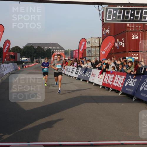 03.10.2026 - Köhlbrandbrückenlauf Mo-Foto http://msf.ph/oto/10742069 03.10.2026 09:45:41 Ziel 0, 99, 99, 2102 meine-sportfotos.de