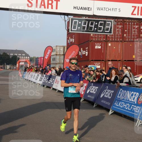 03.10.2026 - Köhlbrandbrückenlauf Mo-Foto http://msf.ph/oto/10742103 03.10.2026 09:45:45 Ziel 5, 340, 340, 0, 89, 53, 211, 2102, 2111 meine-sportfotos.de