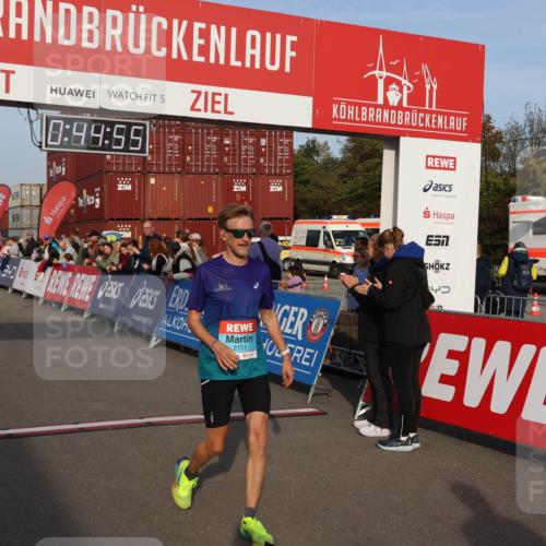 03.10.2026 - Köhlbrandbrückenlauf Mo-Foto http://msf.ph/oto/10742119 03.10.2026 09:45:47 Ziel 5, 0, 99, 59, 2111, 7, 80, 98, 1, 2102, 2111 meine-sportfotos.de