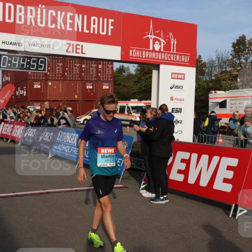 03.10.2026 - Köhlbrandbrückenlauf Mo-Foto http://msf.ph/oto/10742122 03.10.2026 09:45:47 Ziel 5, 0, 98, 55, 5, 2111, 2102, 2111 meine-sportfotos.de