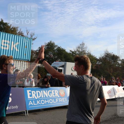03.10.2026 - Köhlbrandbrückenlauf Mo-Foto http://msf.ph/oto/10742133 03.10.2026 09:45:51 Ziel 2111 meine-sportfotos.de
