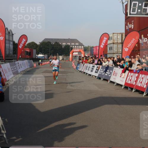 03.10.2026 - Köhlbrandbrückenlauf Mo-Foto http://msf.ph/oto/10742147 03.10.2026 09:46:11 Ziel 340, 340, 0, 85, 89 meine-sportfotos.de