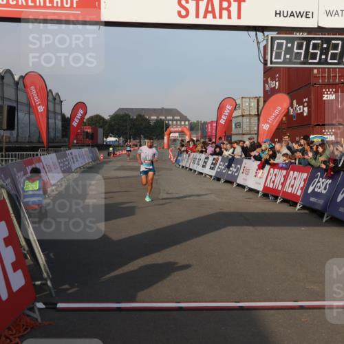 03.10.2026 - Köhlbrandbrückenlauf Mo-Foto http://msf.ph/oto/10742155 03.10.2026 09:46:12 Ziel 6926, 5, 515, 0, 96, 20, 340, 1063 meine-sportfotos.de