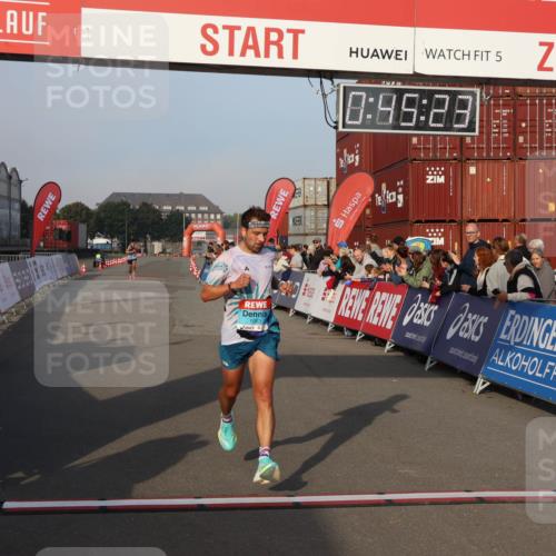 03.10.2026 - Köhlbrandbrückenlauf Mo-Foto http://msf.ph/oto/10742177 03.10.2026 09:46:15 Ziel 5, 92, 9, 0, 95, 28, 1063, 12, 1063 meine-sportfotos.de