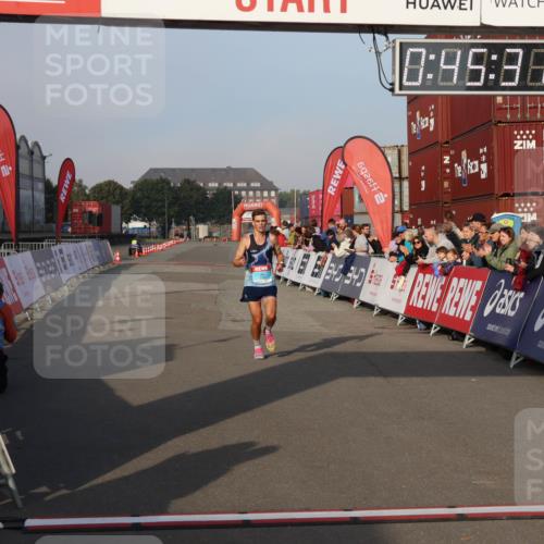 03.10.2026 - Köhlbrandbrückenlauf Mo-Foto http://msf.ph/oto/10742193 03.10.2026 09:46:23 Ziel 5, 0, 96, 88, 6926, 3735 meine-sportfotos.de