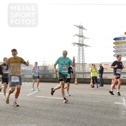 03.10.2026 - Köhlbrandbrückenlauf Michael Burmester http://msf.ph/oto/10764054 03.10.2026 09:15:58 Position 3 1591, 1590, 3 meine-sportfotos.de
