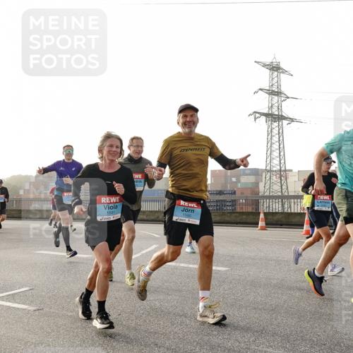 03.10.2026 - Köhlbrandbrückenlauf Michael Burmester http://msf.ph/oto/10764057 03.10.2026 09:15:58 Position 3 1591, 1590, 3, 2351 meine-sportfotos.de