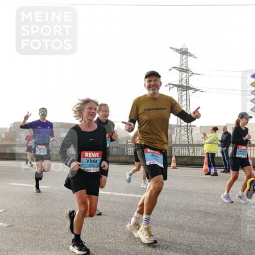 03.10.2026 - Köhlbrandbrückenlauf Michael Burmester http://msf.ph/oto/10764059 03.10.2026 09:15:59 Position 3 1591, 1580, 3, 2351, 2282 meine-sportfotos.de