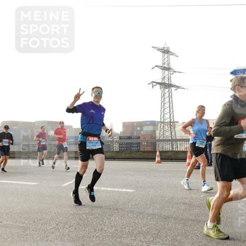 03.10.2026 - Köhlbrandbrückenlauf Michael Burmester http://msf.ph/oto/10764063 03.10.2026 09:15:59 Position 3 3704 meine-sportfotos.de