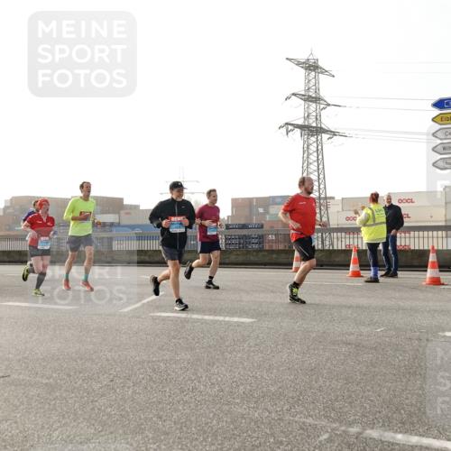 03.10.2026 - Köhlbrandbrückenlauf Michael Burmester http://msf.ph/oto/10764068 03.10.2026 09:16:01 Position 3  meine-sportfotos.de