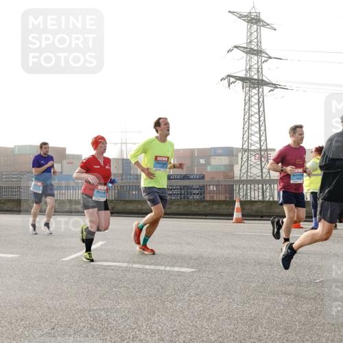 03.10.2026 - Köhlbrandbrückenlauf Michael Burmester http://msf.ph/oto/10764071 03.10.2026 09:16:02 Position 3 3 meine-sportfotos.de