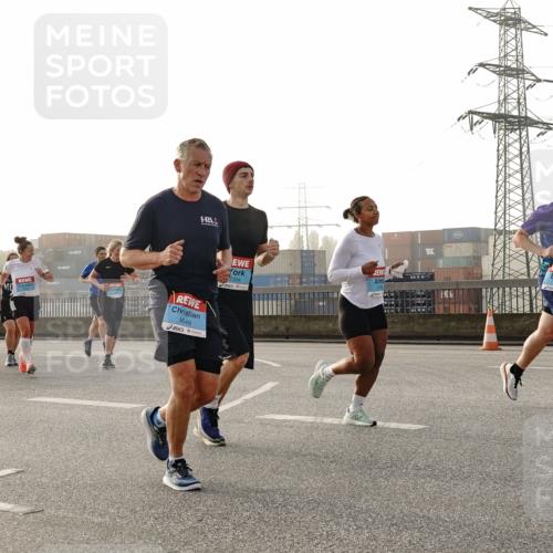 03.10.2026 - Köhlbrandbrückenlauf Michael Burmester http://msf.ph/oto/10764077 03.10.2026 09:16:04 Position 3 18, 1648, 2354 meine-sportfotos.de