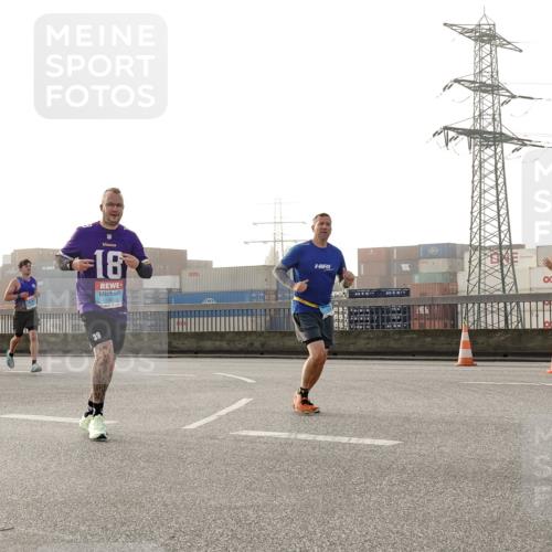 03.10.2026 - Köhlbrandbrückenlauf Michael Burmester http://msf.ph/oto/10764092 03.10.2026 09:16:08 Position 3 18, 39 meine-sportfotos.de