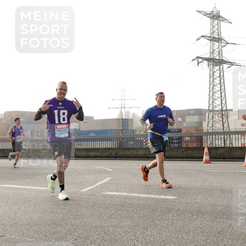 03.10.2026 - Köhlbrandbrückenlauf Michael Burmester http://msf.ph/oto/10764094 03.10.2026 09:16:09 Position 3 18, 1551, 39 meine-sportfotos.de