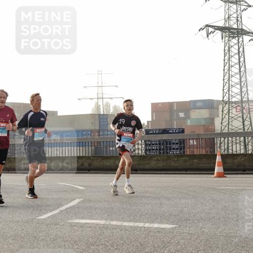 03.10.2026 - Köhlbrandbrückenlauf Michael Burmester http://msf.ph/oto/10764116 03.10.2026 09:16:15 Position 3 42, 195, 19 meine-sportfotos.de